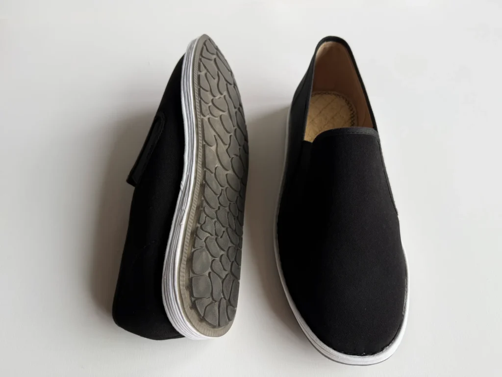 Handmade thousand-layer cotton sole with rubber outsole for durability and grip