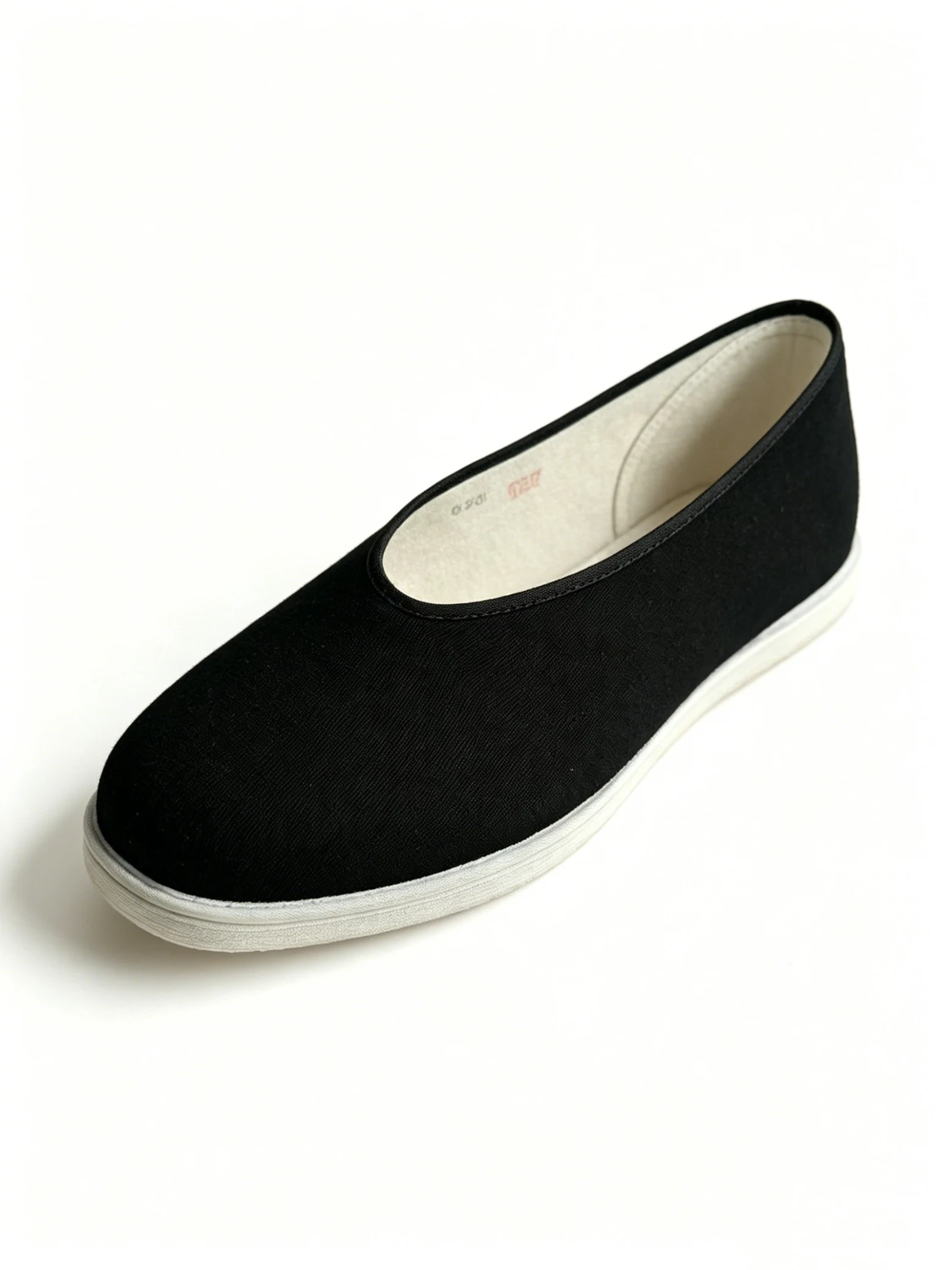 luno ln m3042 men's round toe cloth shoes formal fabric & hand stitched sole Angled side view of LUNO LN-M3042 men's round toe cloth shoes - black fabric upper with white rubber sole and visible hand-stitched seam along the heel