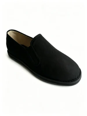 LUNO LN-M4020 men's traditional Chinese cloth shoes side view - showcasing a sleek black slip-on upper with elastic side panels for easy wear, paired with a clean white layered rubber sole; the interior includes a breathable lining for comfort, designed for casual daily use and heritage-inspired style.