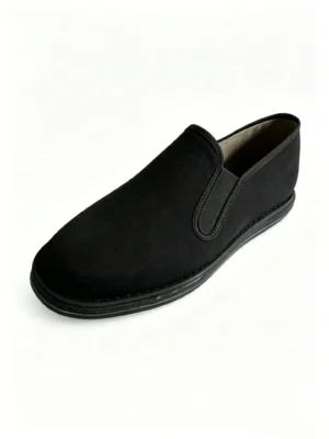 Side view of LUNO LN-M4034 traditional Chinese cloth shoes - featuring black canvas upper and all-black rubber outsole for durability and everyday comfort.