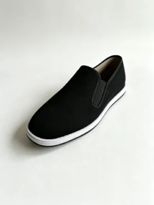 Side view of LUNO LN-M4039 traditional Chinese cloth shoes - black canvas upper with white layered sole edge and Ula grass linen insole for breathability and comfort