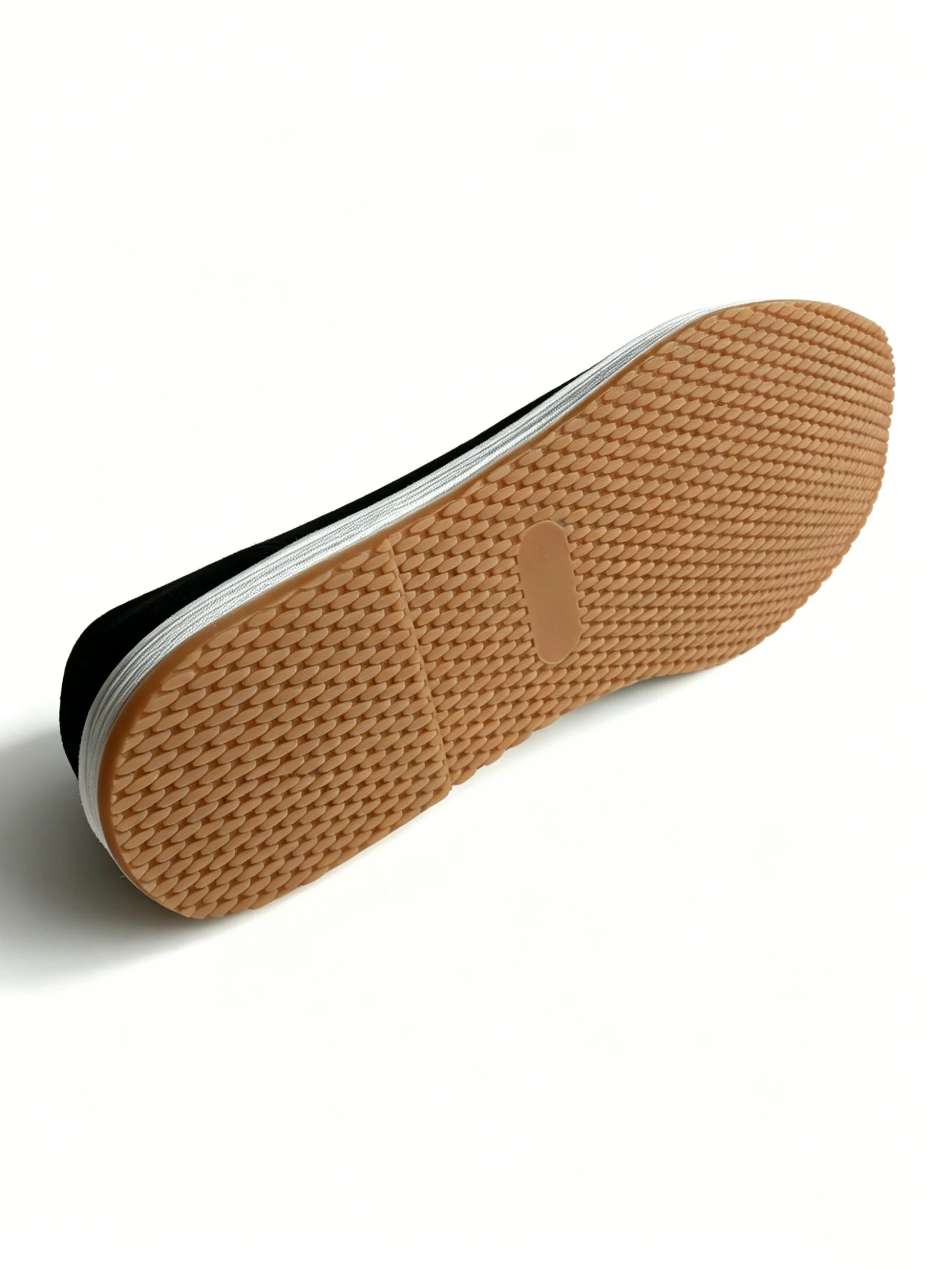 luno ln m5025 traditional chinese cloth shoes yellow ox tendon outsole LUNO LN-M5025 traditional Chinese cloth shoes sole close-up - featuring a textured yellow ox tendon outsole with a diamond-patterned grip design for enhanced traction, and a layered construction that ensures durability and flexibility; designed for everyday comfort and slip resistance on various surfaces.