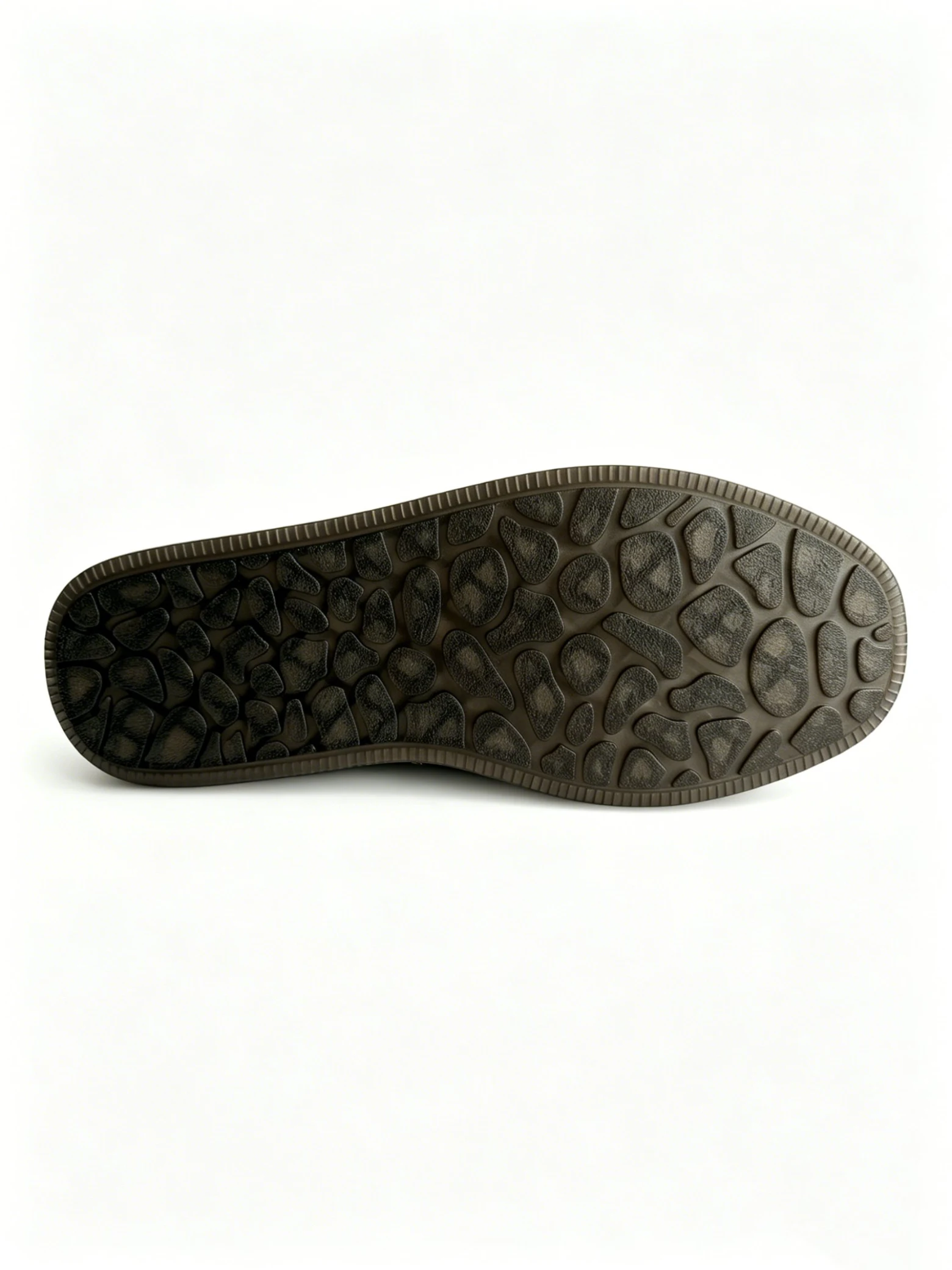 luno ln w4041 women's floral cloth shoes mugwort embroidered insole Bottom view of the sole for LUNO LN-W4041 women's floral cloth shoes - featuring a dark brown rubber outsole with a textured pebble-stone pattern for enhanced grip and anti-slip performance